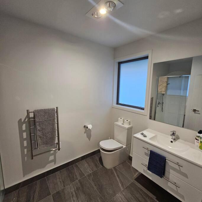 Entire House - Brand New 2 Bedroom House Lower Hutt Exterior foto
