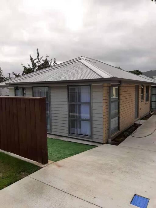 Entire House - Brand New 2 Bedroom House Lower Hutt Exterior foto